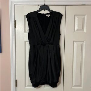 Black Ruched V-Neck Sheath Mini Dress entro size large